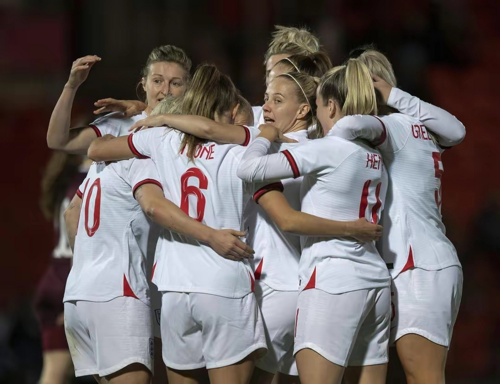 联合会杯比赛战况激烈，英格兰女足奋力拼搏的简单介绍