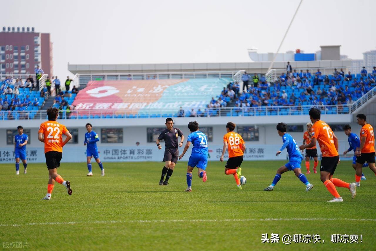 现代足球赛事魅力吸引众多观众