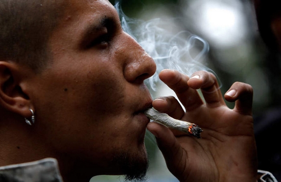 卡利亚里主场失利，降级阴影持续笼罩的简单介绍