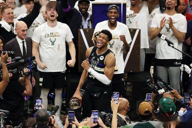 尼克斯全队崩盘,命运堪忧引发球迷担忧 尼克斯全队崩盘,命运堪忧引发球迷担忧