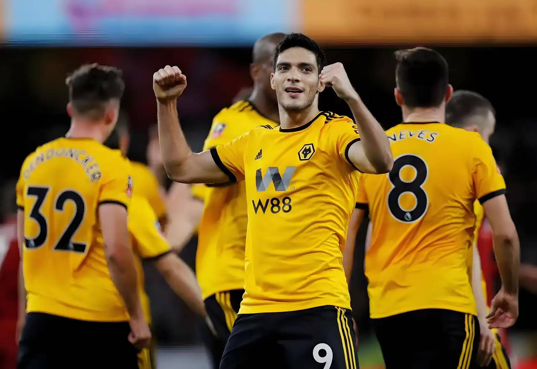 开云体育在线-莱切斯特城豪取三分，英超排名再次上升