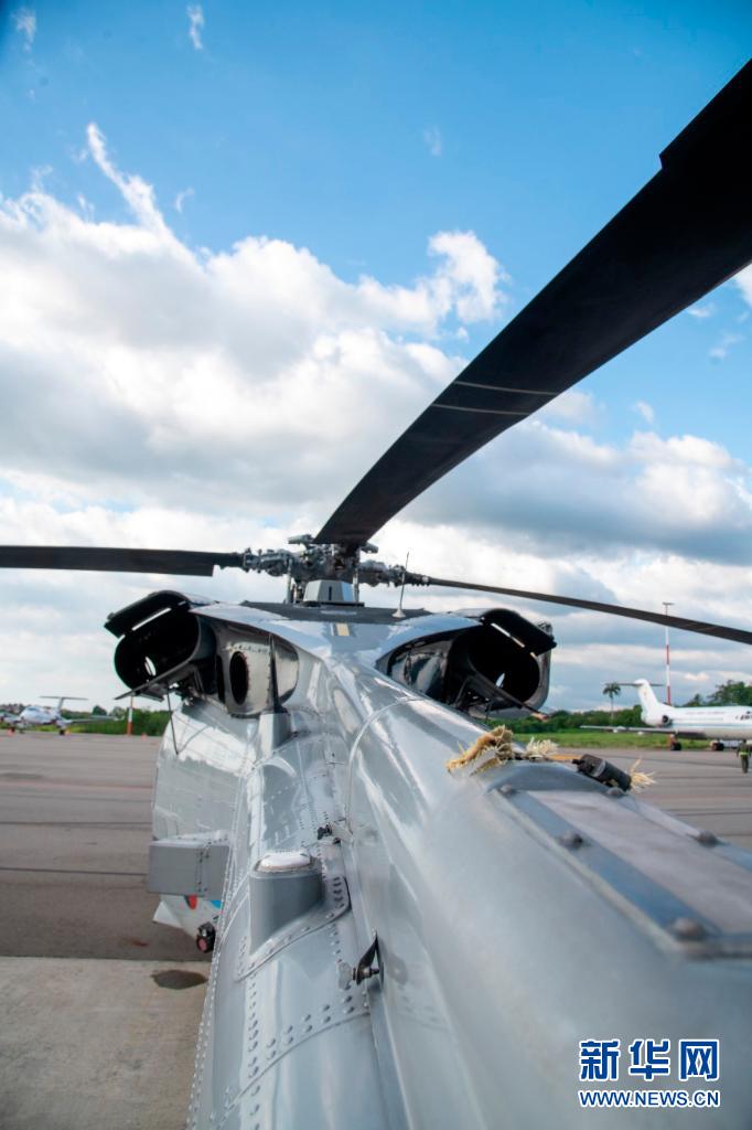 哥伦比亚射击选手精准射击，斩获金牌