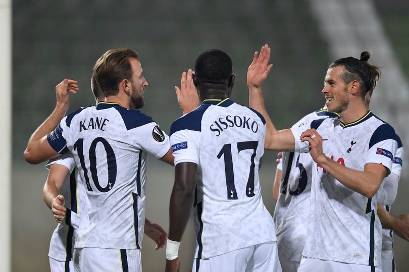 包含黑白体育会胜出豪取一战笑傲赛场的词条