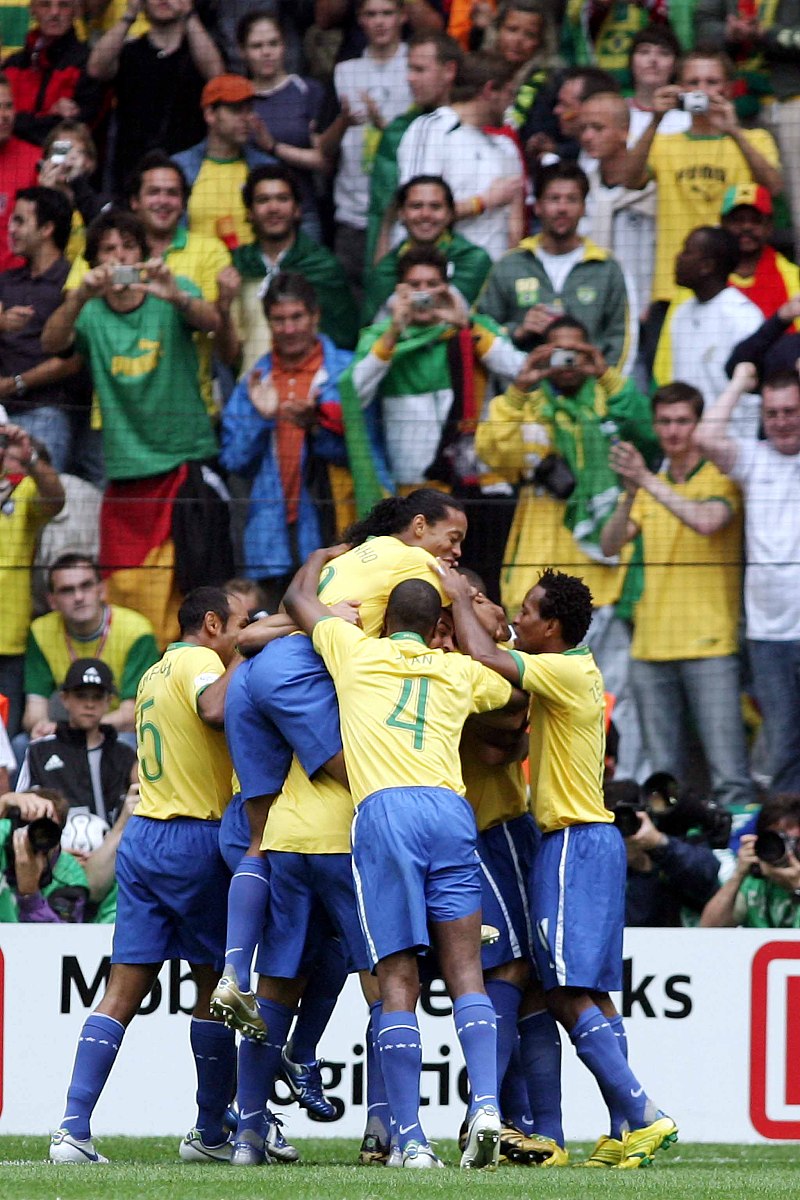 包含阿尔巴尼亚队在比赛中获得胜利，展现了出色的实力的词条