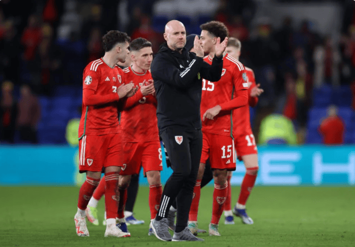 欧预赛豪门大战惊心动魄,胜负悬念层层递进 欧预赛豪门大战惊心动魄,胜负悬念层层递进