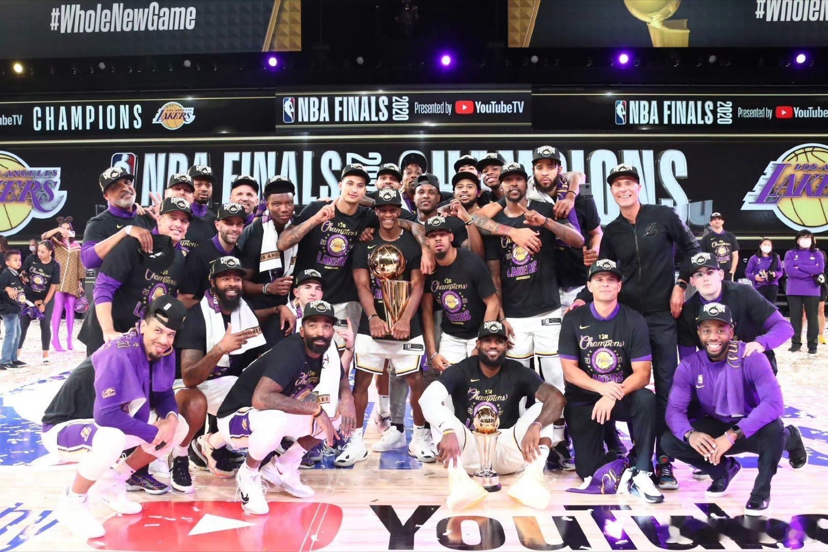 现场气氛火爆，球员们拼尽全力比拼实力