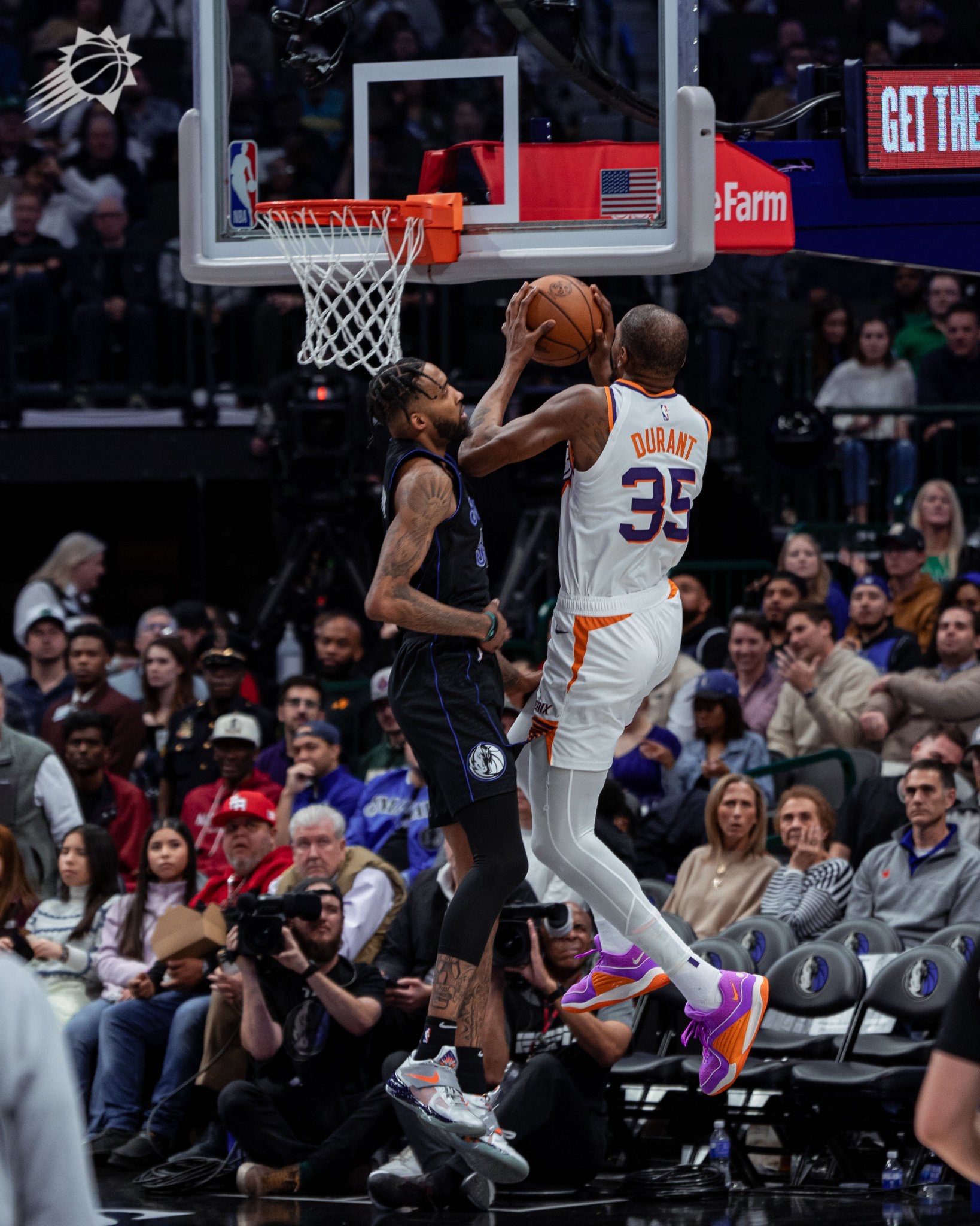 惊险的比赛最终以一球之差宣判胜负！