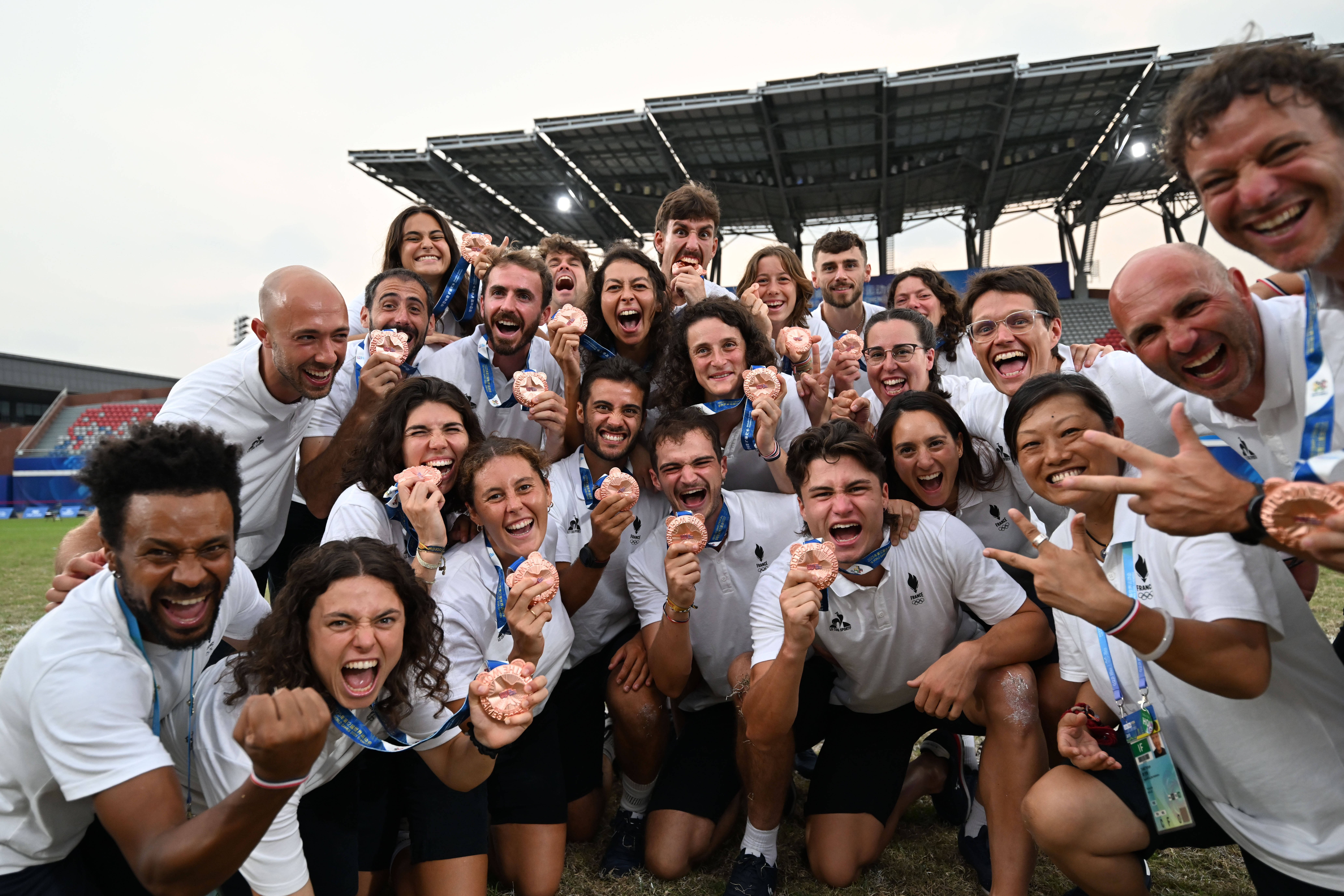 赛场上的球员们在欧洲比赛中展现出了顽强的斗志的简单介绍