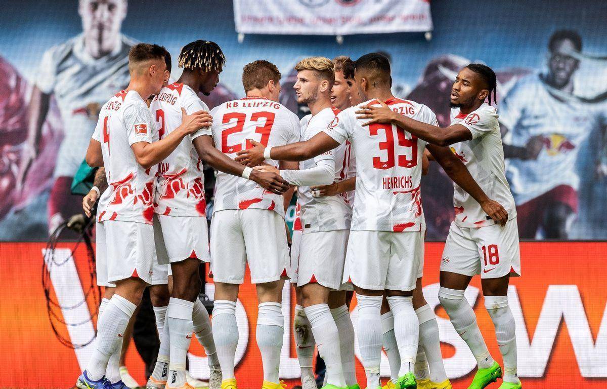 国王豪取主场胜利，稳坐榜首宝座的简单介绍