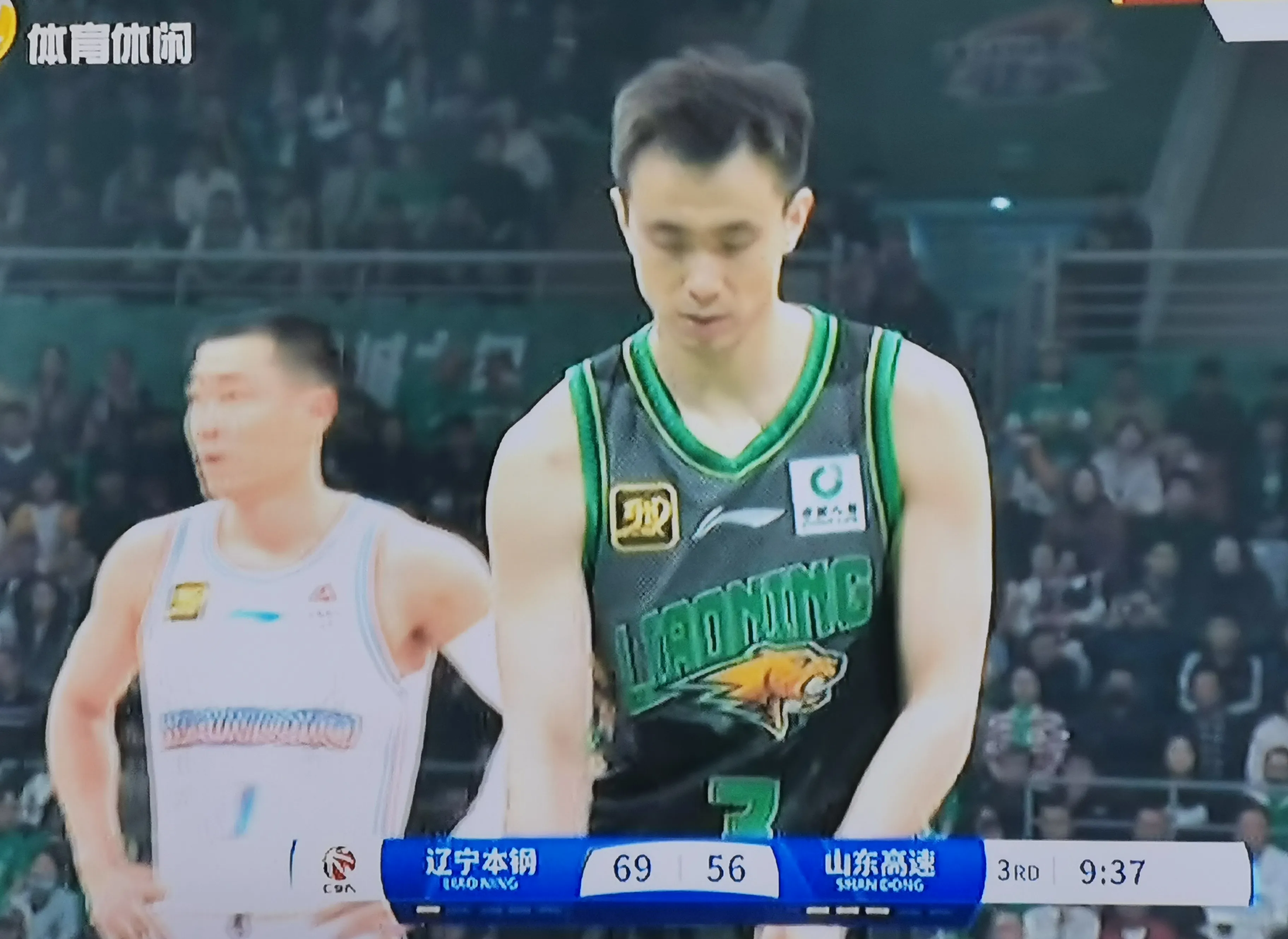 沈阳东进遭遇惨败,球队面临调整压力 沈阳东进遭遇惨败,球队面临调整压力