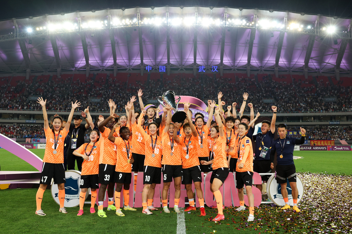 昆山足球主场取胜,展现团队实力 昆山足球主场取胜,展现团队实力