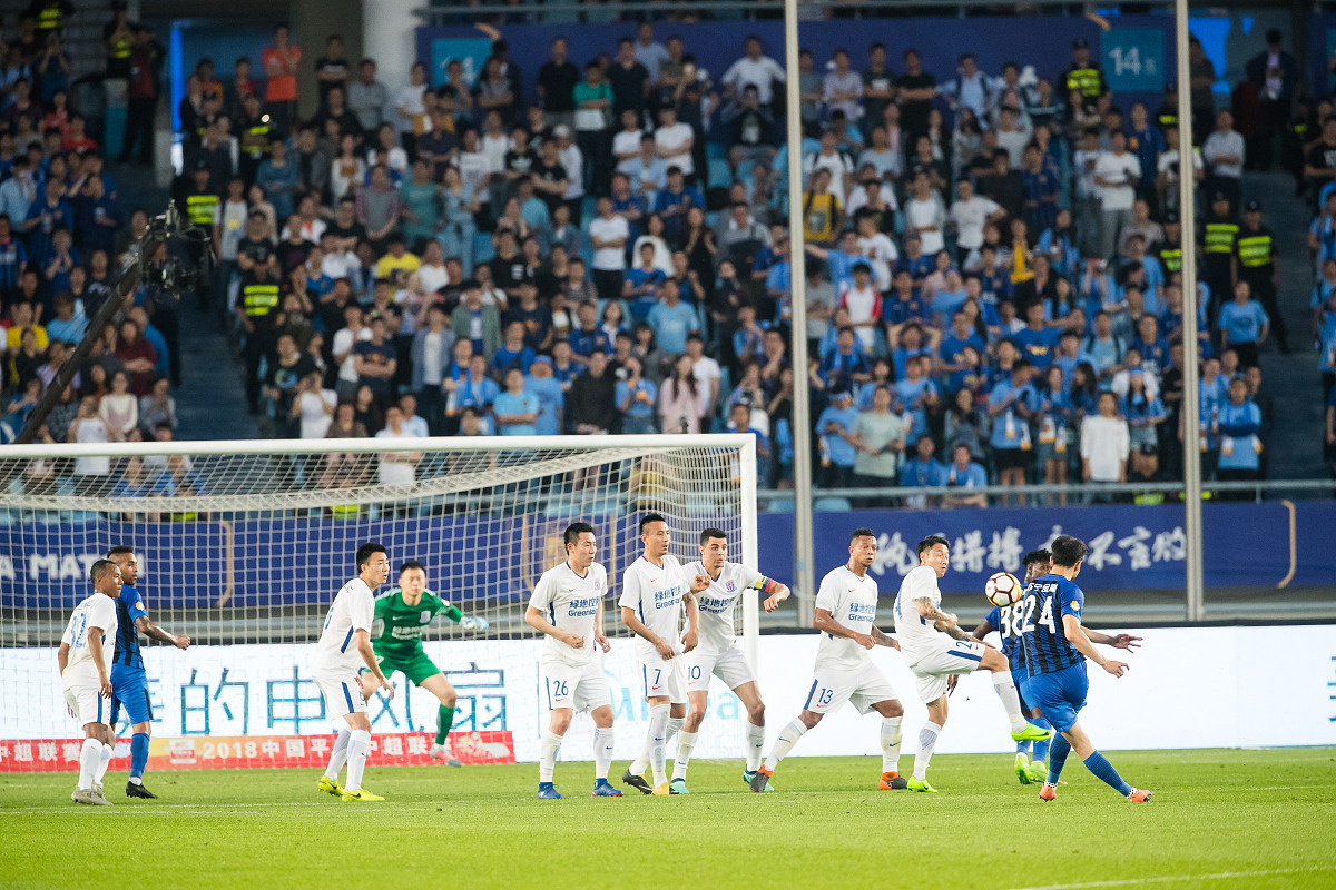 包含不来梅队员发挥出色，赢得一场胜利的词条