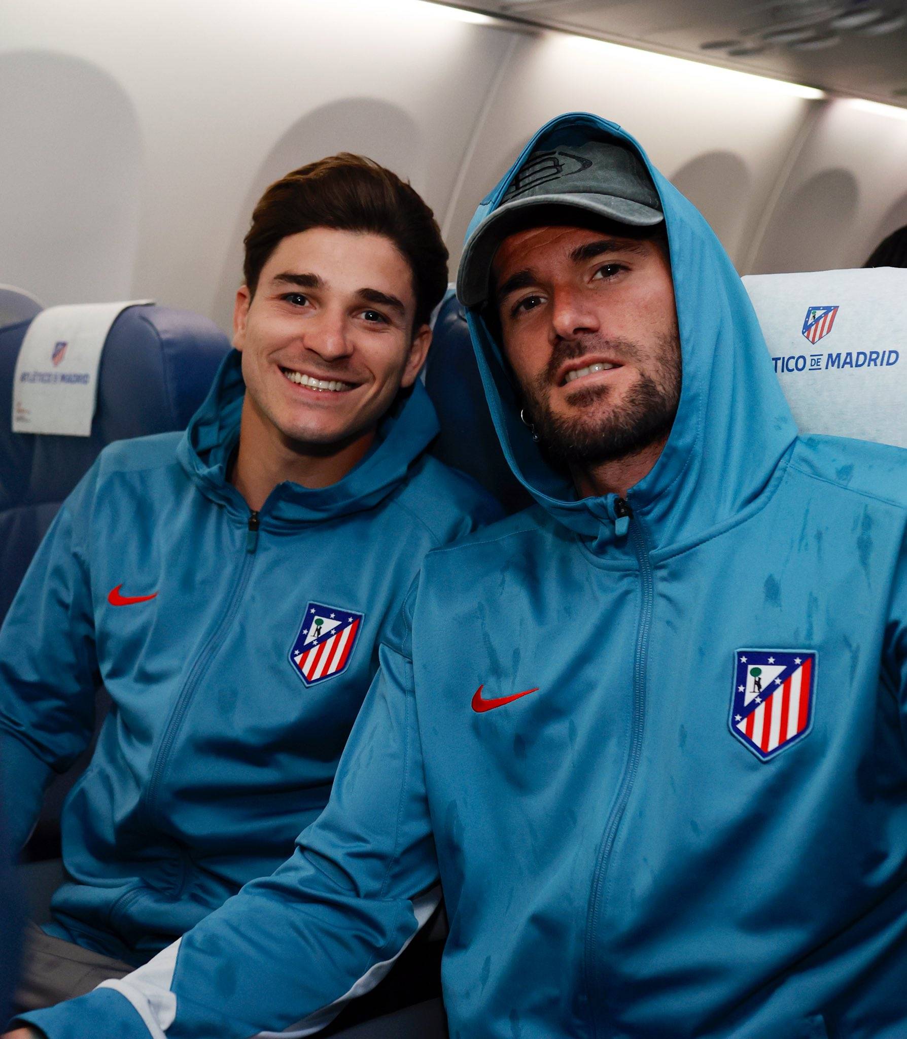 包含奥萨苏纳客场逆转，险胜突围的词条