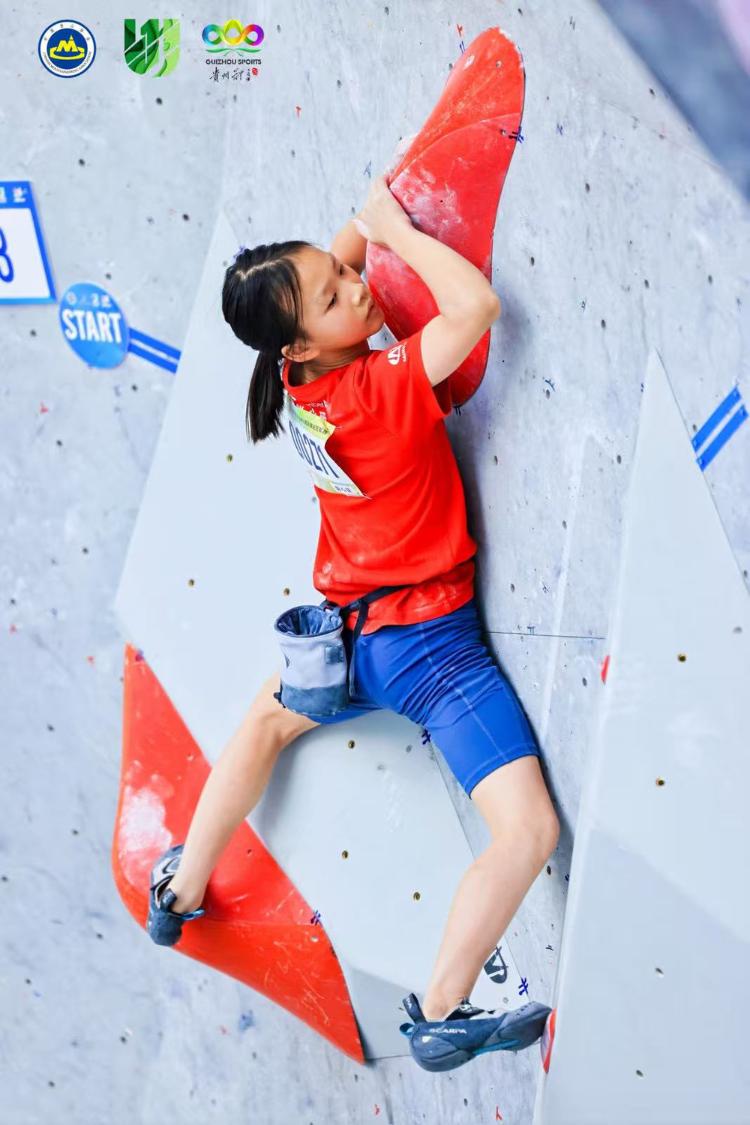 运动员突破自我极限,夺得桂冠 运动员突破自我极限,夺得桂冠