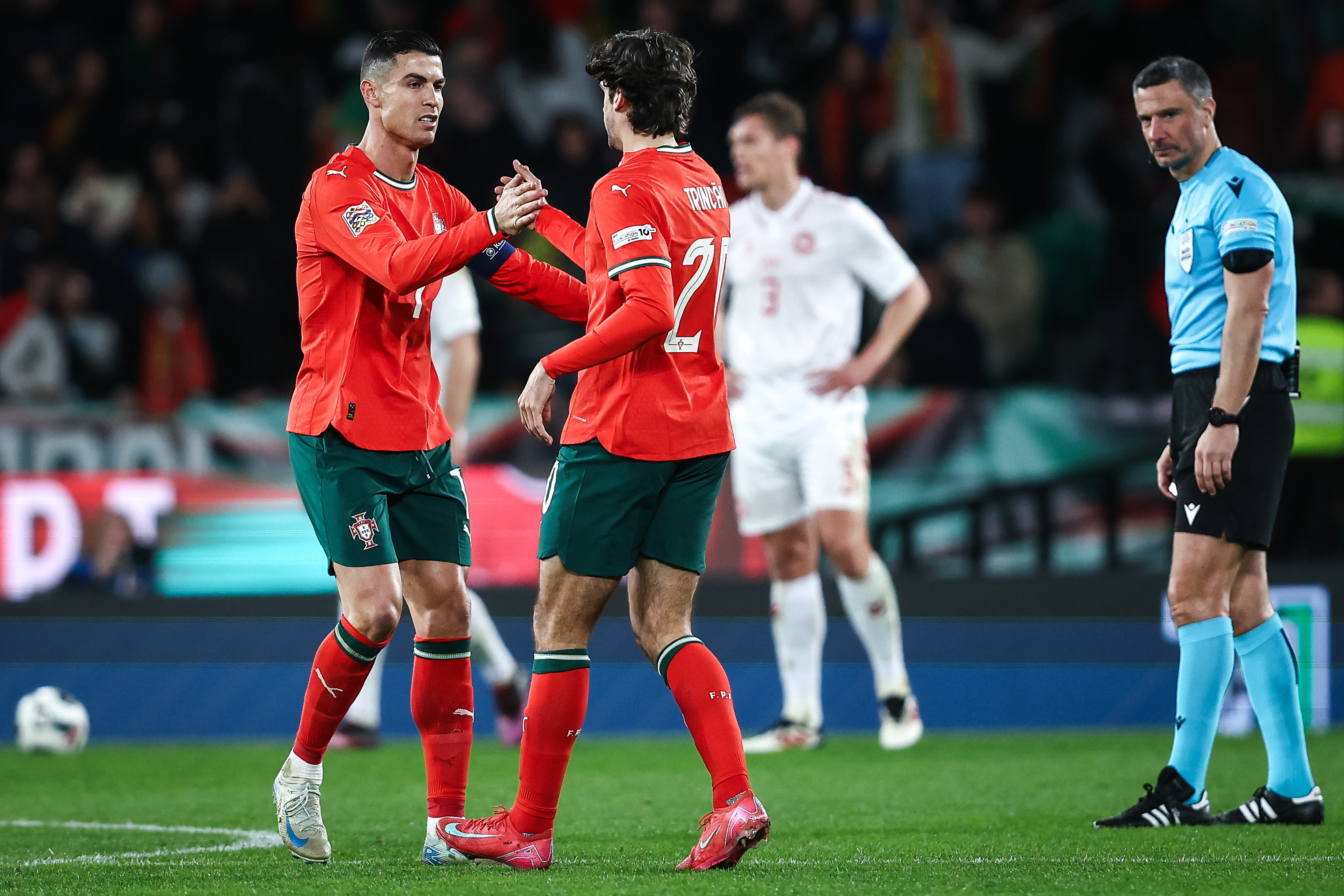 葡萄牙队以3-0击败匈牙利队，成功晋级欧洲杯16强