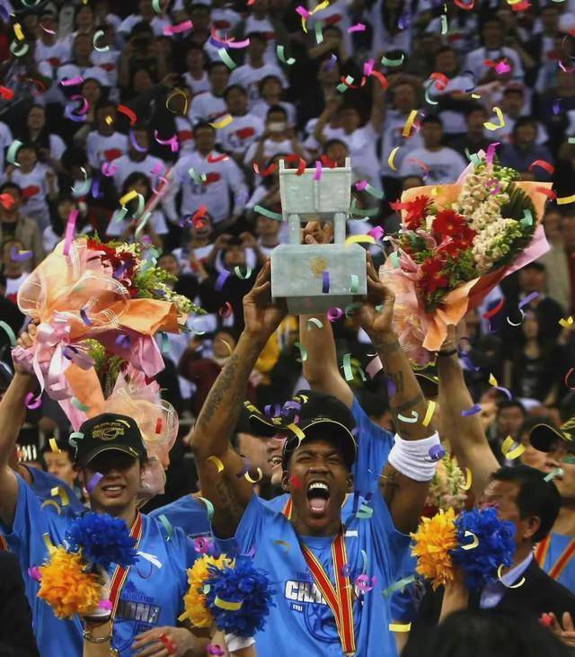 开云体育平台APP-包含广东捧得2021-2022赛季CBA总冠军！的词条