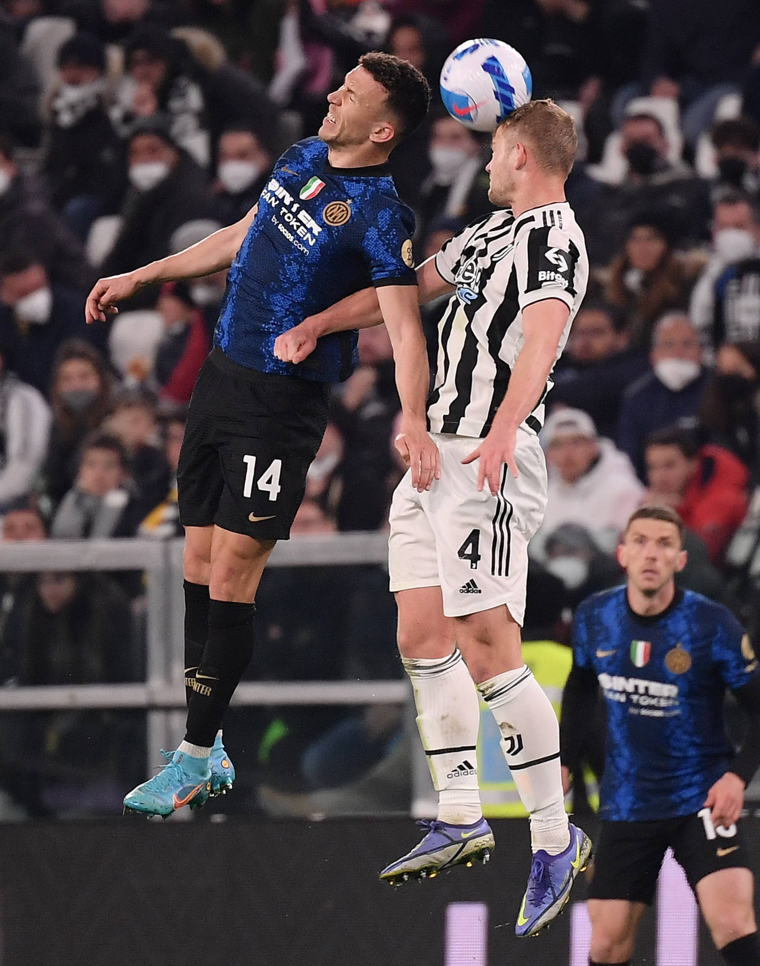 尤文图斯击败国际米兰,豪取意甲联赛冠军 尤文图斯击败国际米兰,豪取意甲联赛冠军