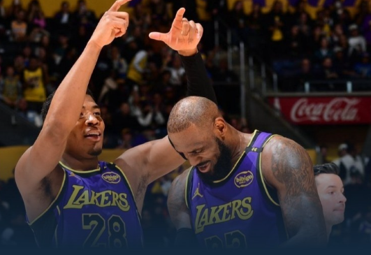 开云APP-湖人在主场击败勇士，豪取五连胜