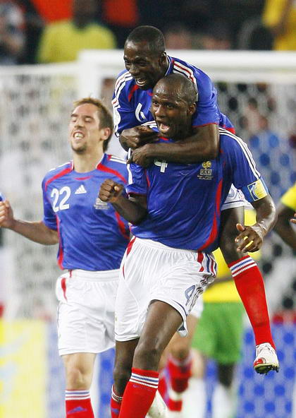 日本队轻取法国队，辛杜刷新纪录